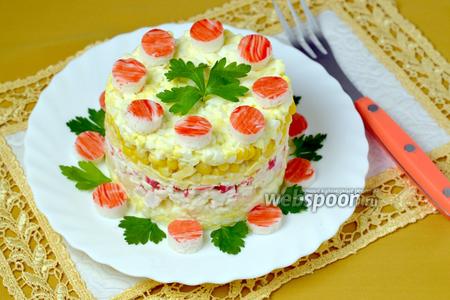 Фото рецепта Салат с крабовыми палочками и ананасом
