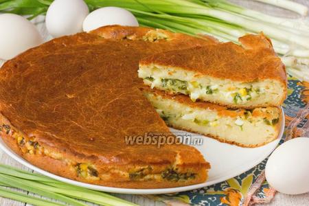 Фото рецепта Заливной пирог с зелёным луком и яйцом