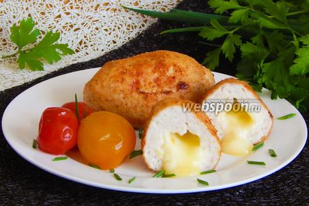 Фото рецепта Зразы куриные с сыром Бри и яйцом