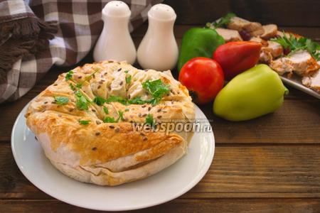 Фото рецепта Пирог из лаваша с горошком и сыром
