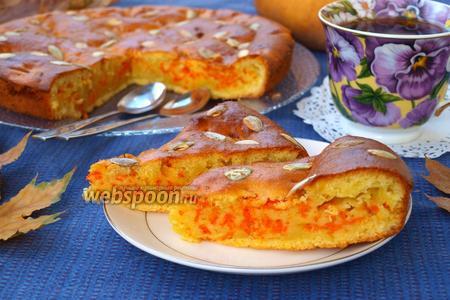 Фото рецепта Пирог с начинкой из тыквы и тыквенными семечками