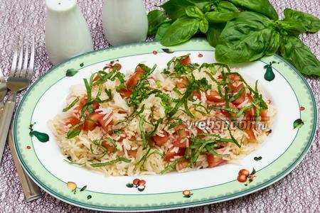 Фото рецепта Рис с помидорами и базиликом