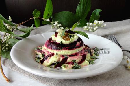 Фото рецепта Свекольный салат с авокадо