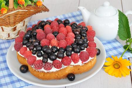 Фото рецепта Миндальный пирог с ягодами