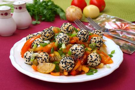 Фото рецепта Салат из физалиса с сырными шариками