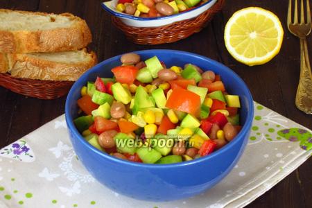 Фото рецепта Овощной салат с красной фасолью