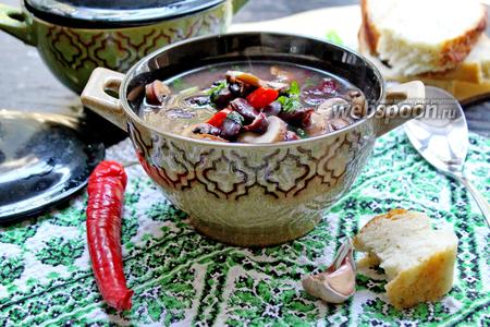Фото рецепта Суп с красной фасолью и грибами
