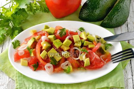 Фото рецепта Салат из помидоров и авокадо