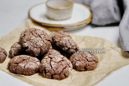 Фото рецепта Шоколадное печенье на рисовой муке с арахисовой пастой