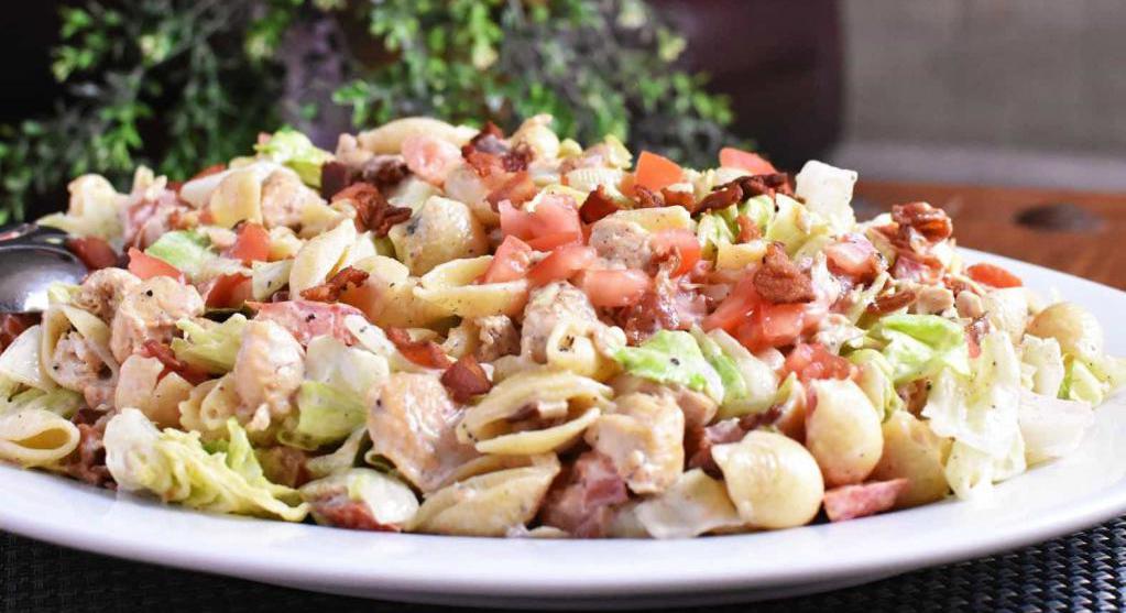 салат с макаронами бантики и ветчиной