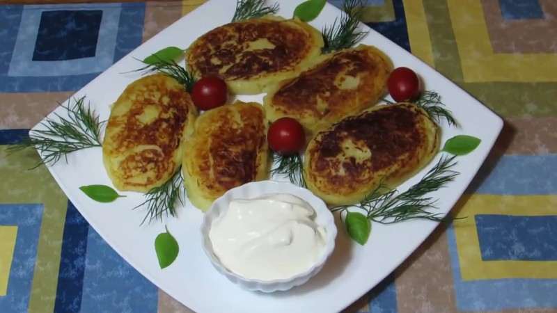 Картофельные зразы с грибами и курицей