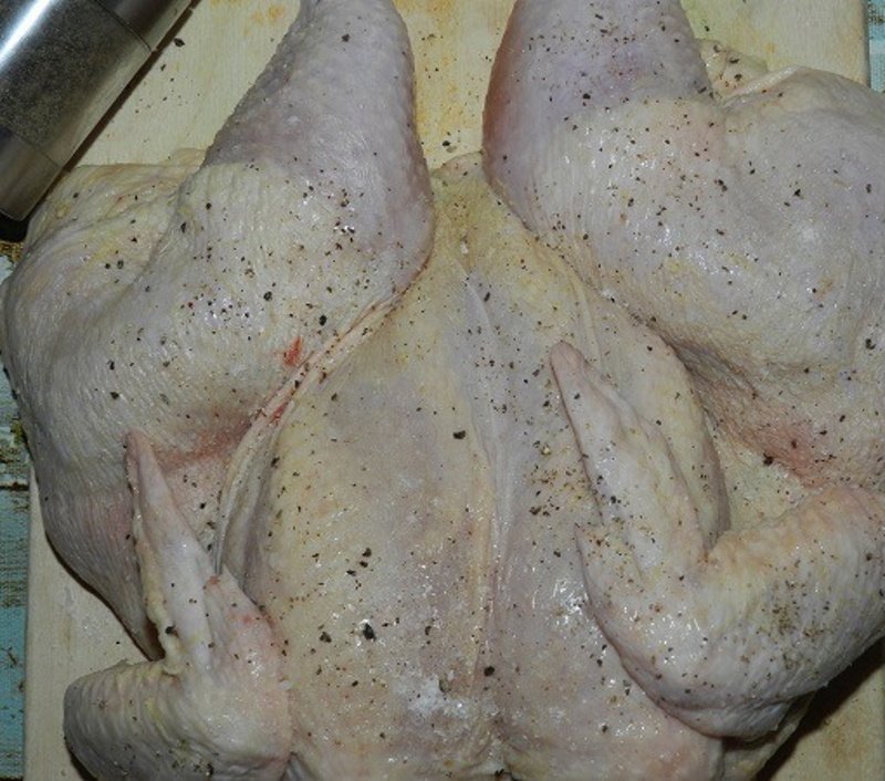 как запечь курицу целиком в духовке