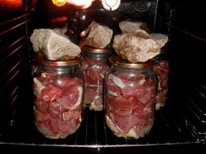Тушенка из свинины в домашних условиях