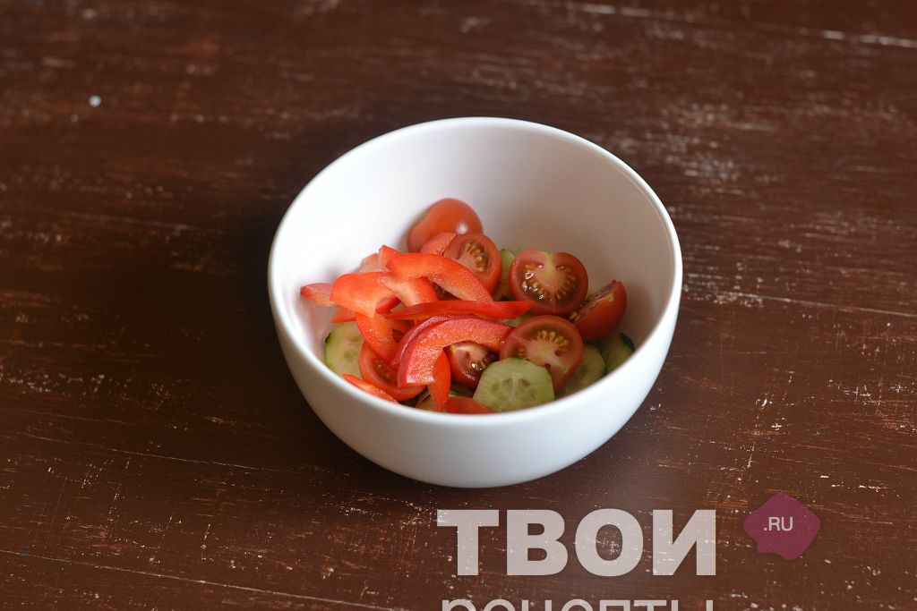 Салат с перепелиными яйцами