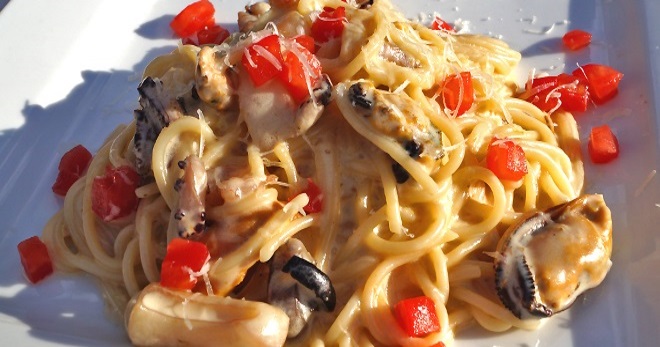 Спагетти с морепродуктами в сливочном соусе - рецепты вкусного и оригинального блюда