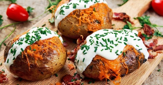 Картошка, запеченная в фольге в духовке - лучшие рецепты отменного блюда на любой вкус!