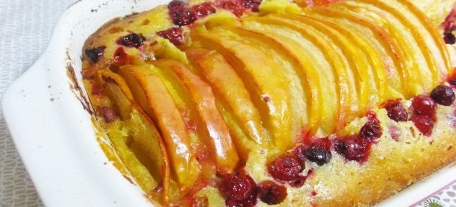 бретонский пирог с яблоками и клюквой