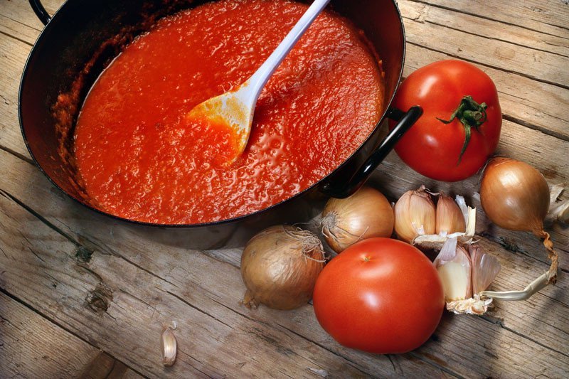 Фото томатный соус с грибами и овощами