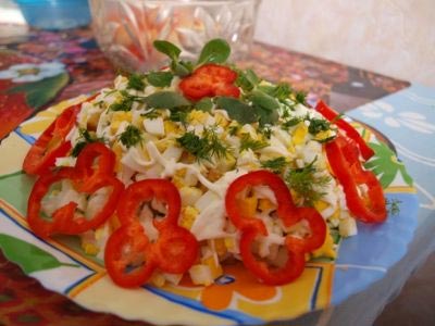 Салат из трески горячего копчения с яблоками