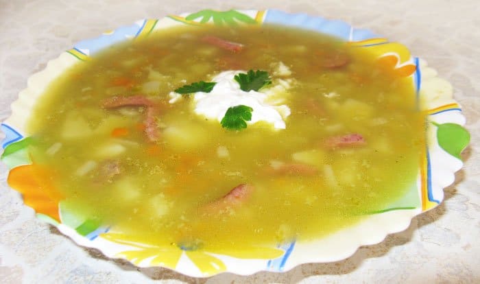 Фото рецепта - Гороховый суп с копченой колбаской - шаг 8
