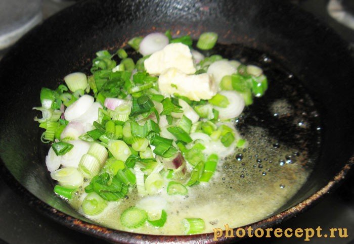 Фото рецепта - Летний суп из лисичек с плавленым сыром - шаг 3