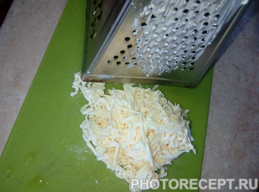 Фото рецепта - Куриные рубленые котлеты с сыром - шаг 2