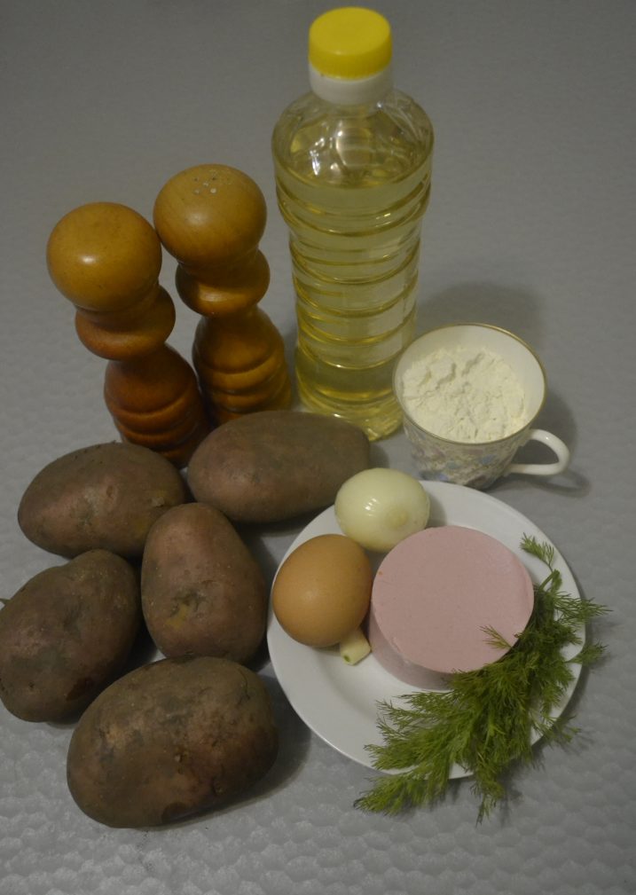 Фото рецепта - Драники с колбасой - шаг 1