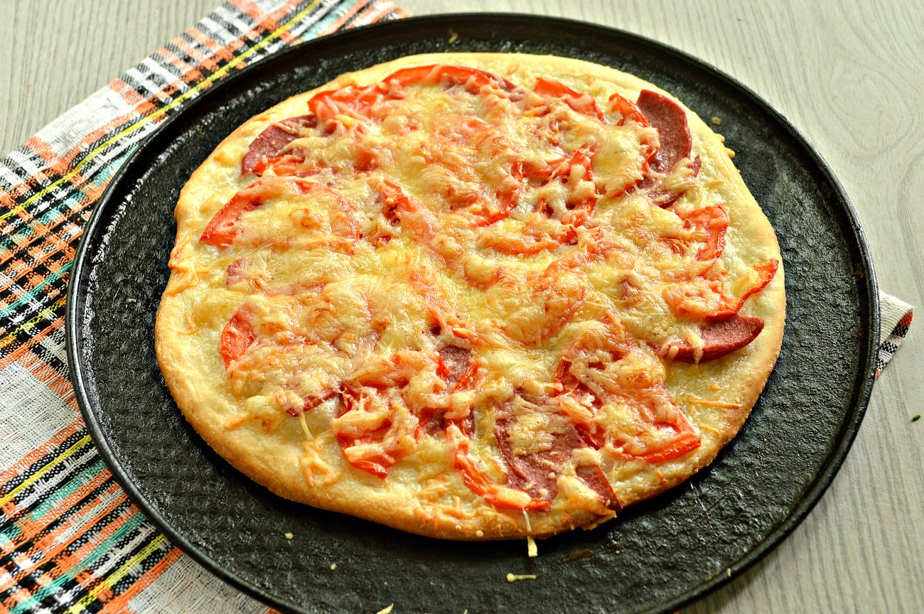 рецепт приготовления пиццы с колбасой и сыром в домашних условиях в духовке фото 16