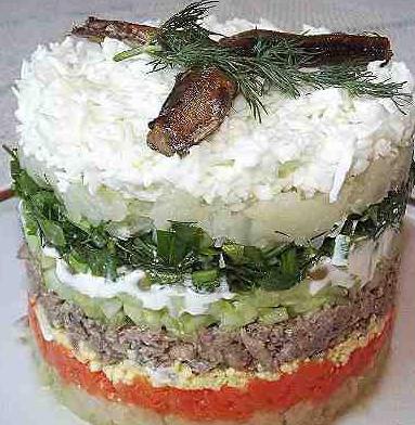 салат со шпротами слоями